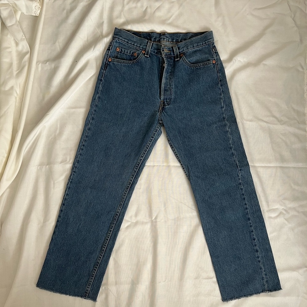 Vintage Medium Wash Women’s Levi’s 501 | Made in the USA | Authentic 90s Levi’s - Picture 2 of 7
